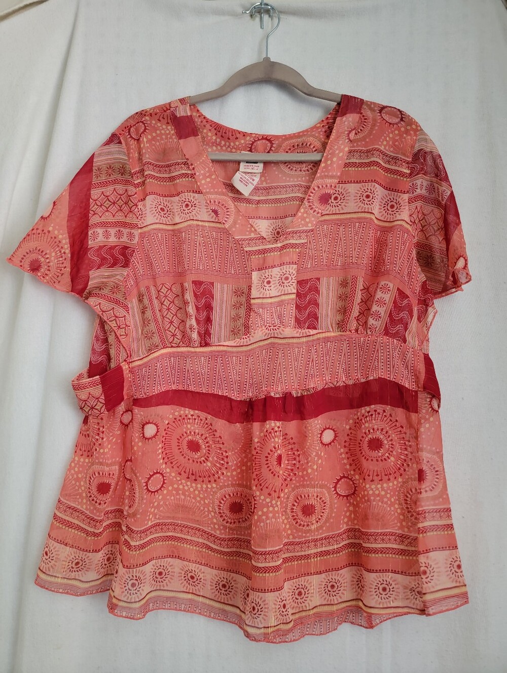 Faded Glory Coral and Red Printed V-Neck Blouse